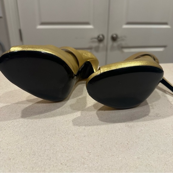 D&G Vintage Gold Peep Toe Leather Heels Size EU36 - Picture 5 of 15